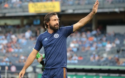 华体会电竞快讯-三笘薰让足球比赛变成艺术展