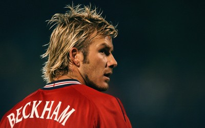 华体会电竞焦点-于帕梅卡诺乌龙球后遭球迷嘘