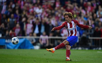 华体会电竞播报-奥斯梅恩挑射被门将扑出底线